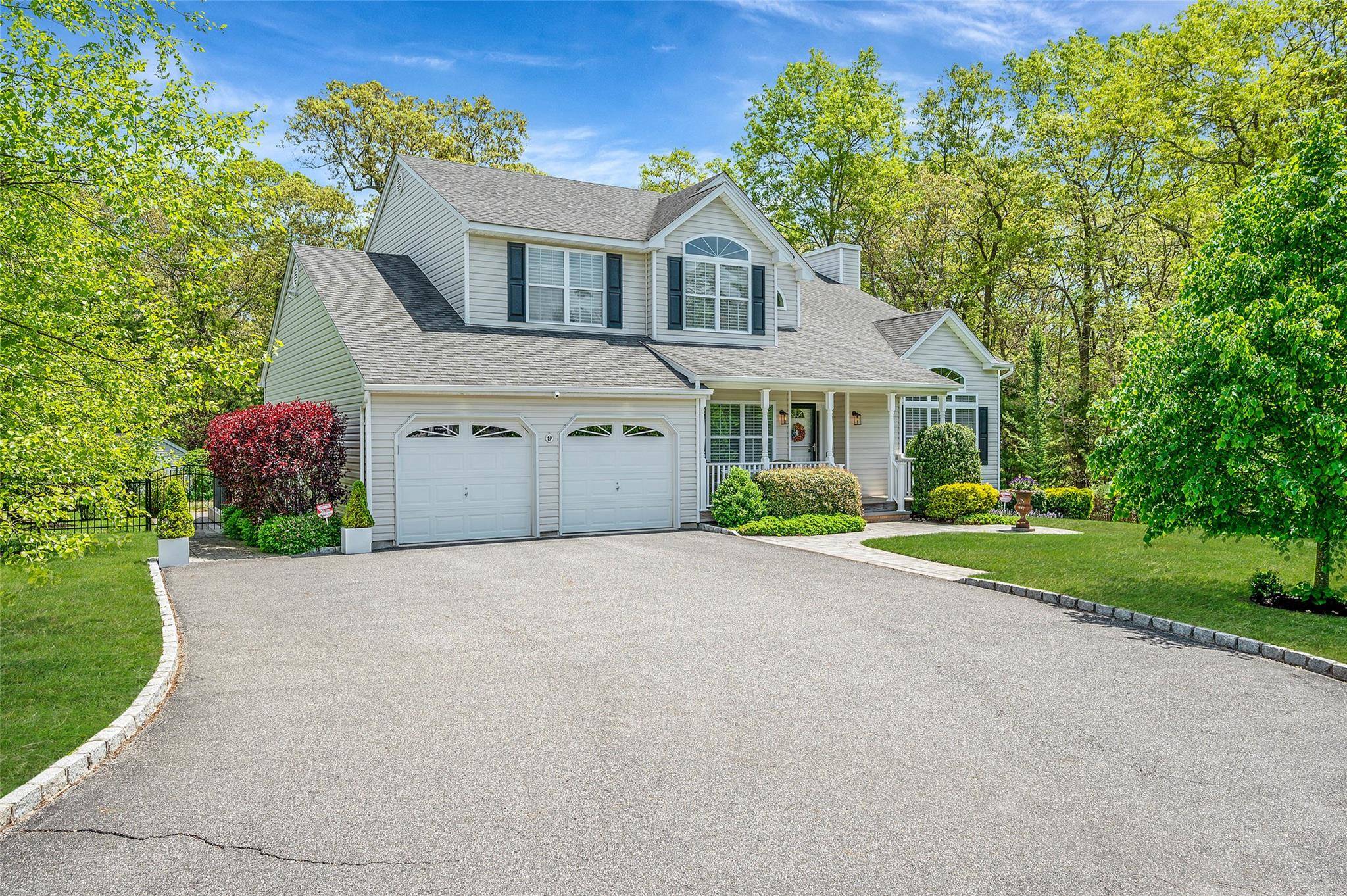 Yaphank, NY 11980,9 Nydia CT
