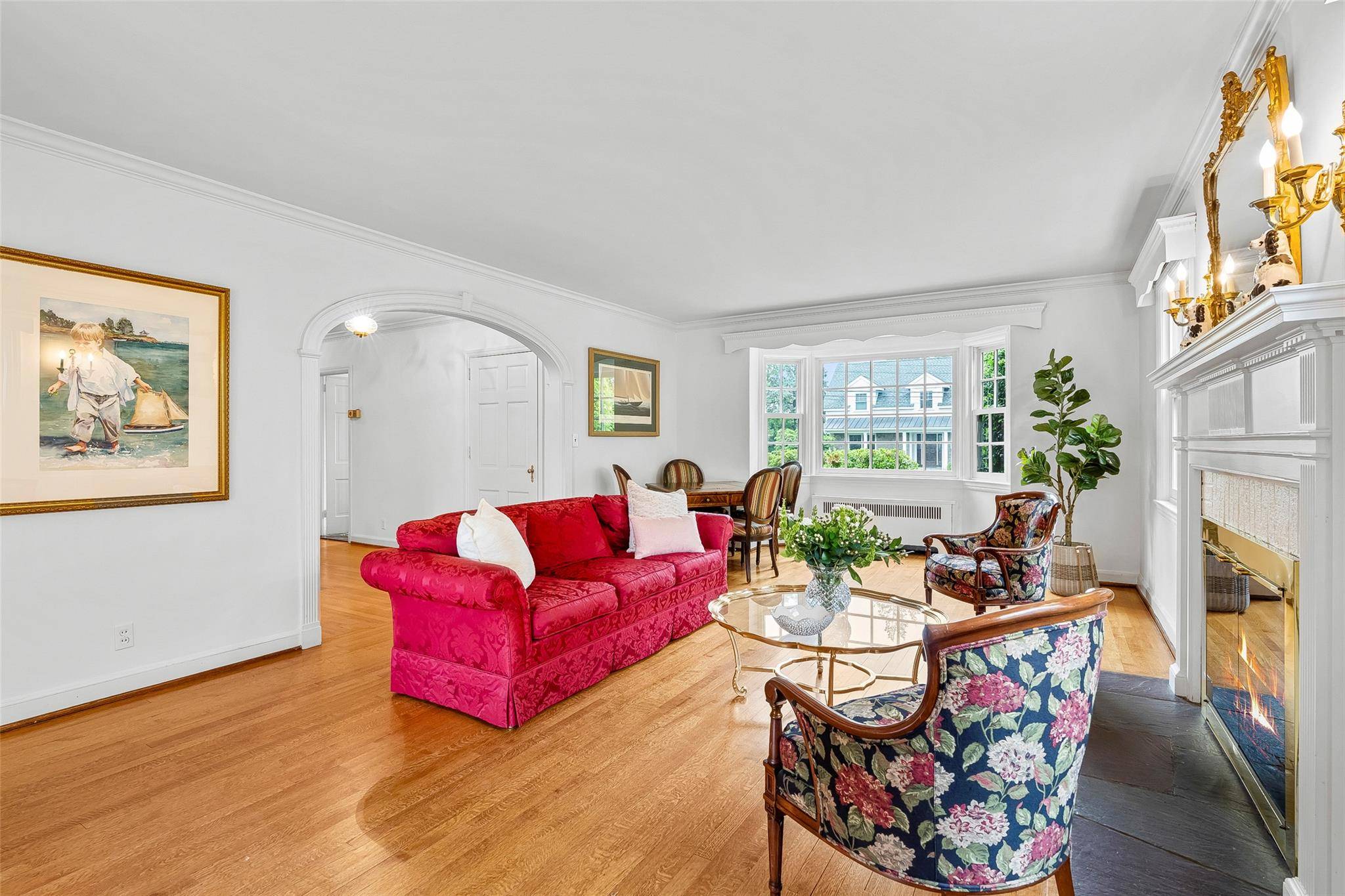 Larchmont, NY 10538,17 Byron LN