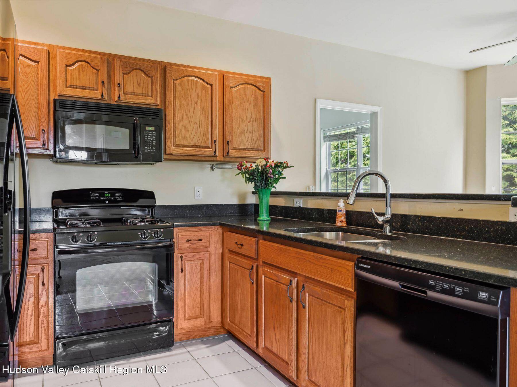 Saugerties, NY 12477,212 Commons LN
