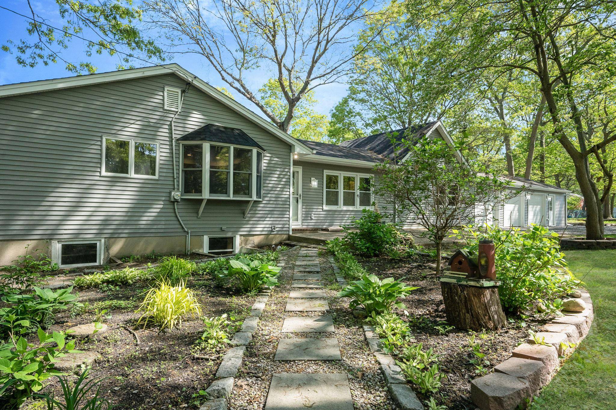 Centereach, NY 11720,63 Blydenburgh RD