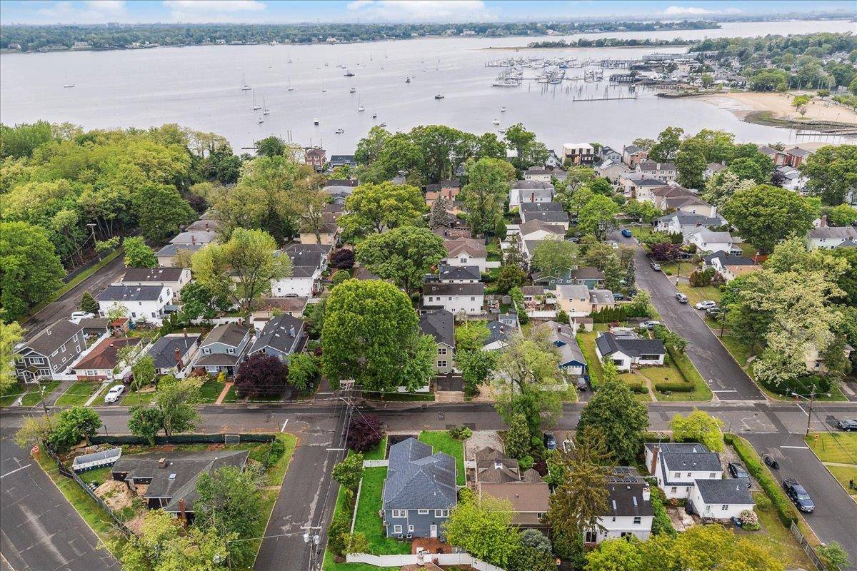 Port Washington, NY 11050,42 Sagamore Hill DR