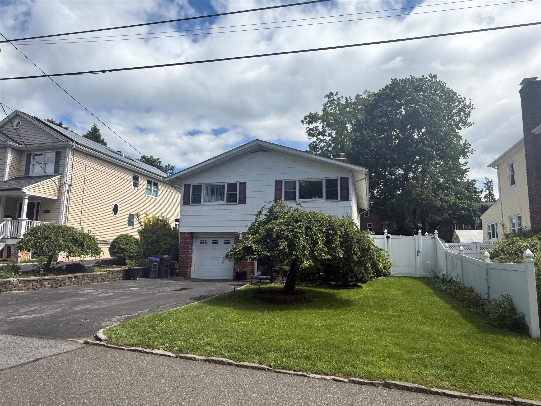 Hartsdale, NY 10530,31 Stevenson AVE
