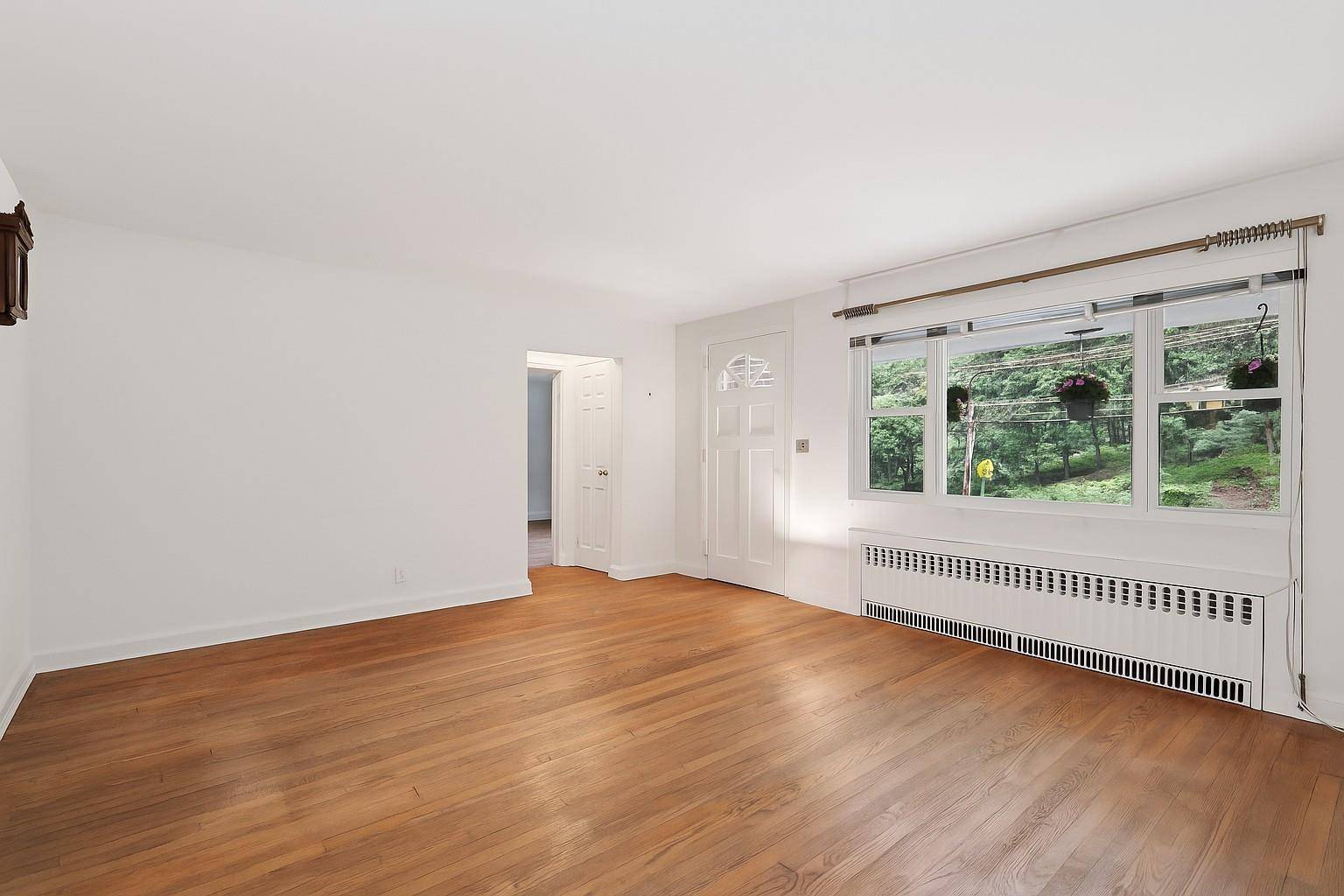 Hastings-on-hudson, NY 10706,20 Ravensdale RD