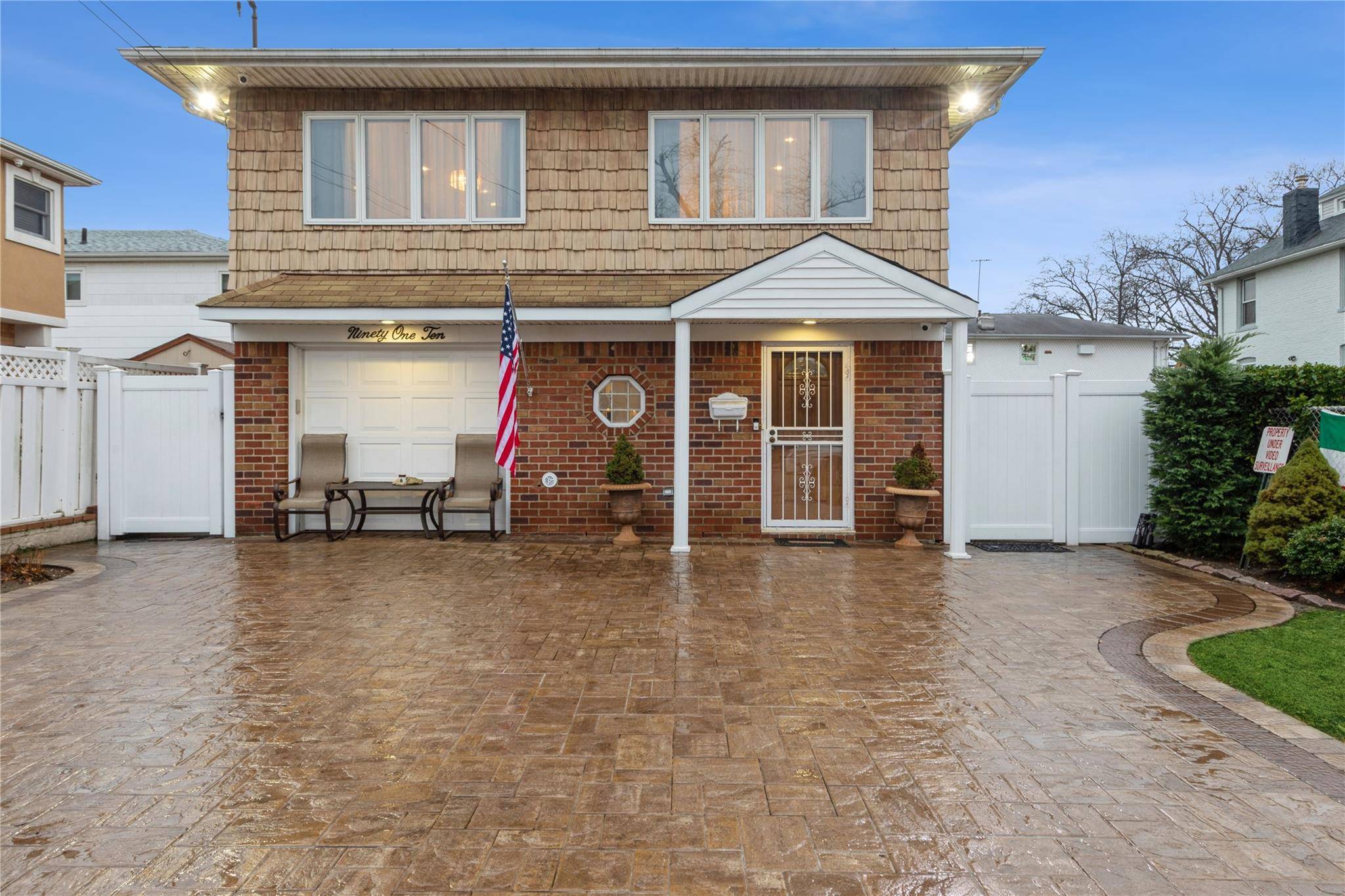 Howard Beach, NY 11414,91-10 164th