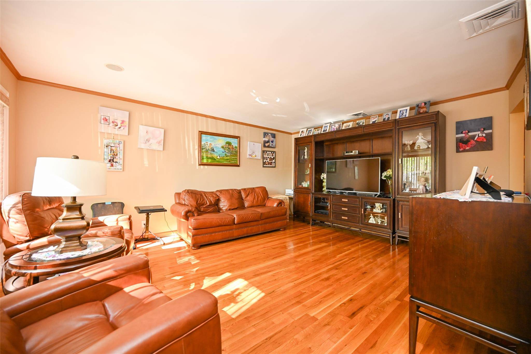Whitestone, NY 11357,14-85 166 ST