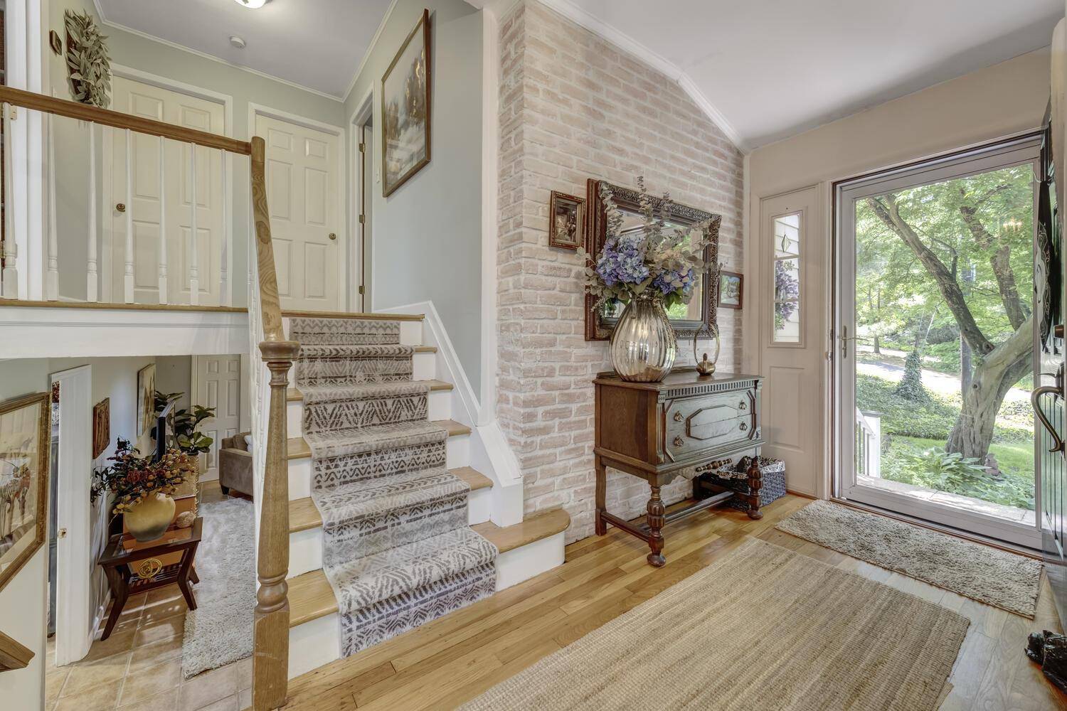 Huntington, NY 11743,10 Falcon PL