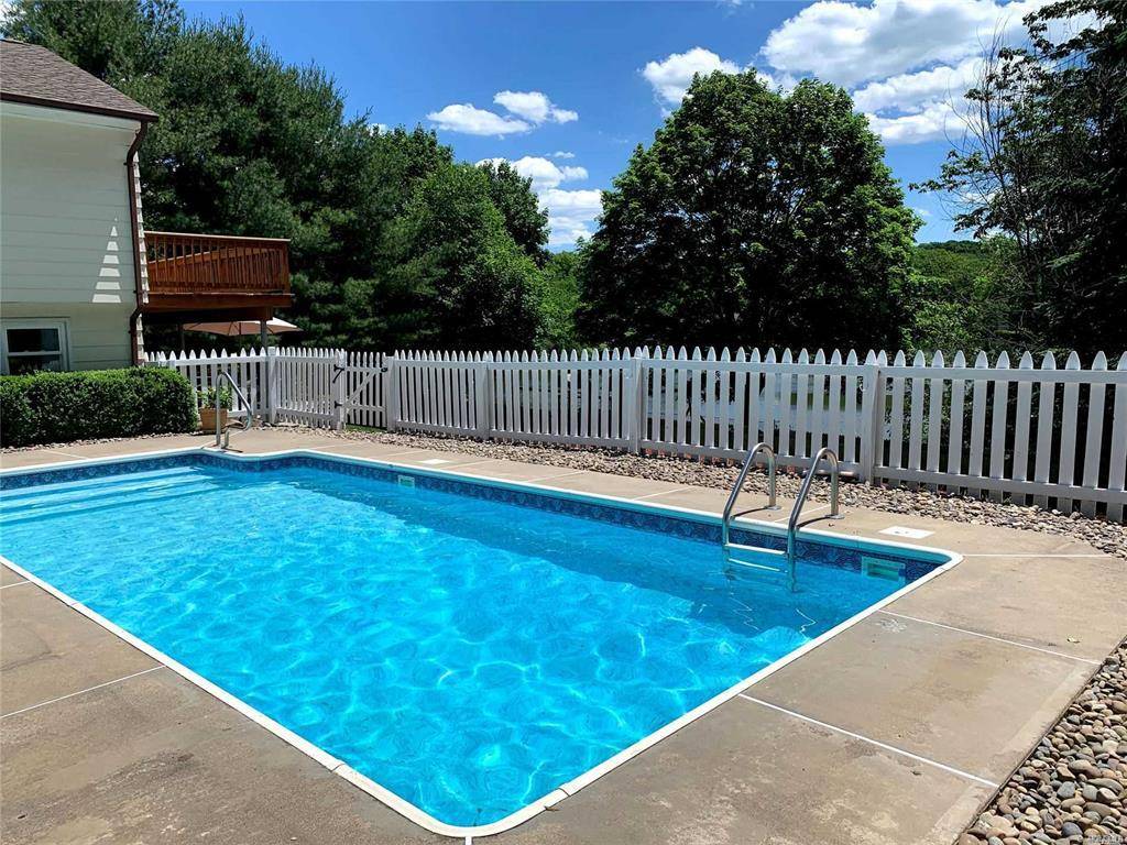 Monroe, NY 10950,8 Clinton CT
