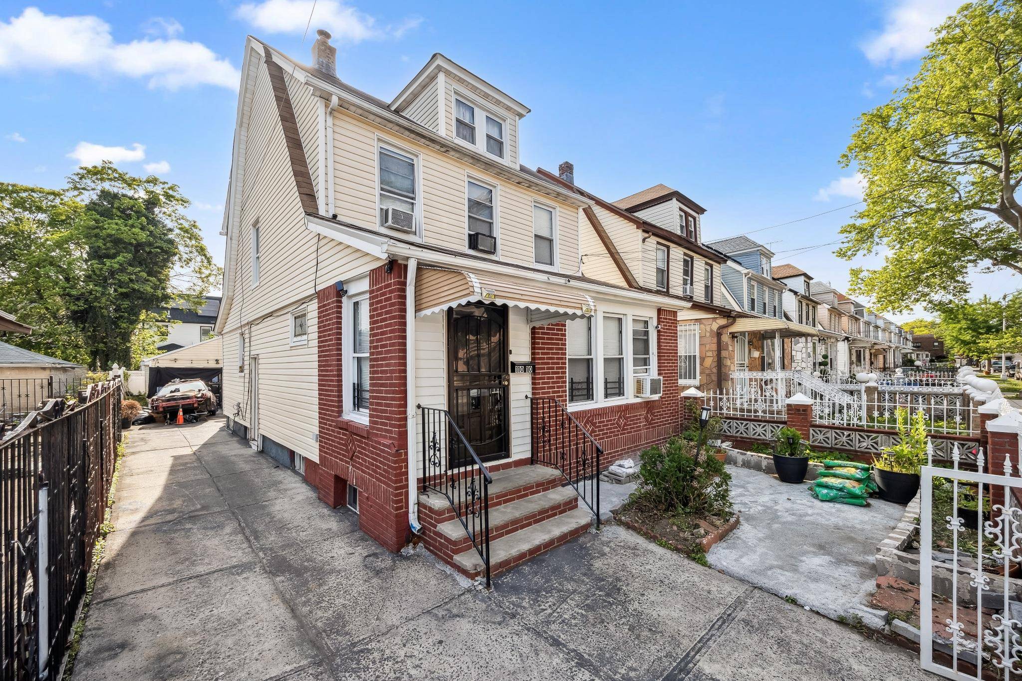 Jamaica, NY 11412,11010 204th ST