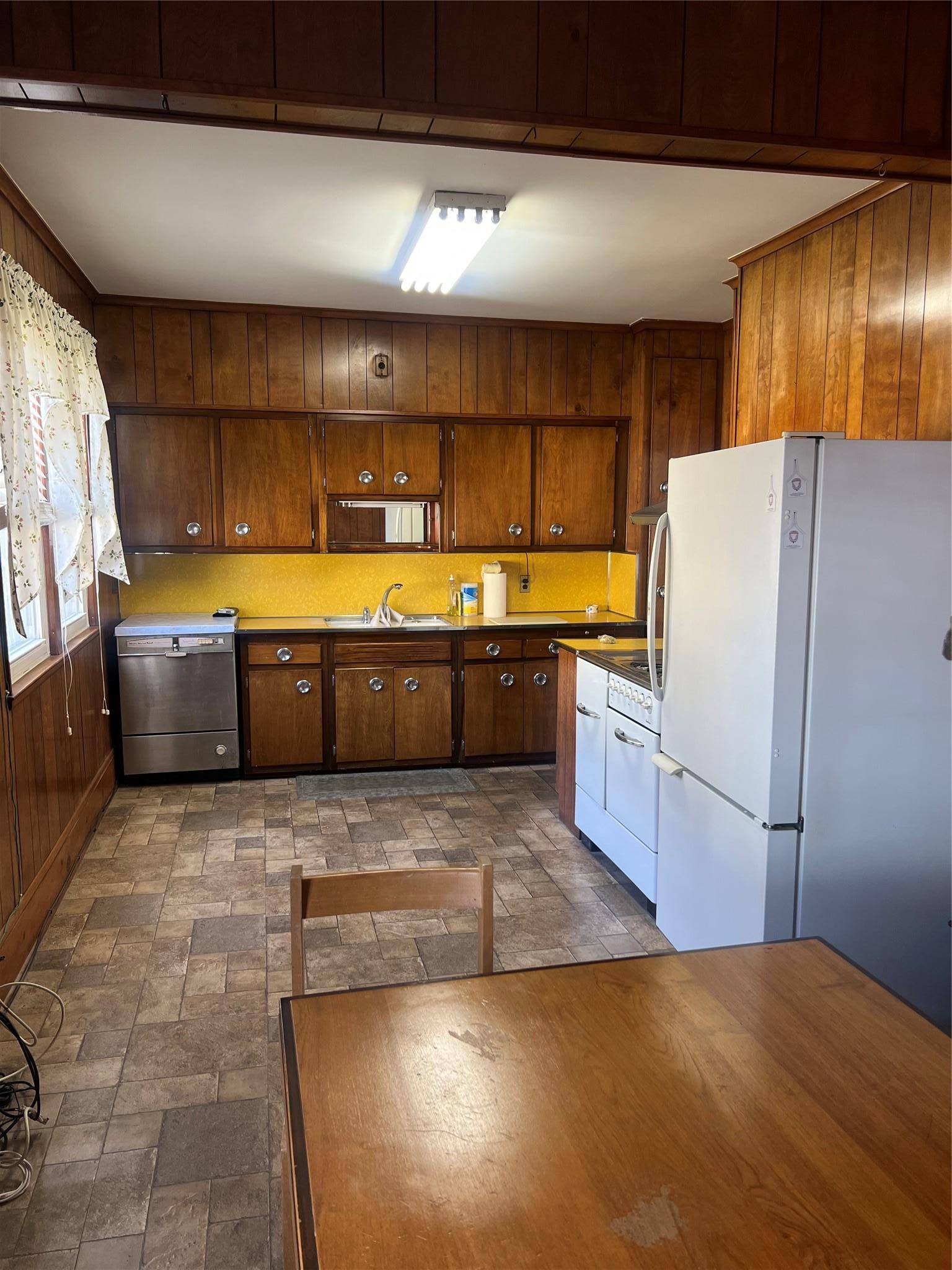 Arverne, NY 11692,6935 Hessler AVE #1