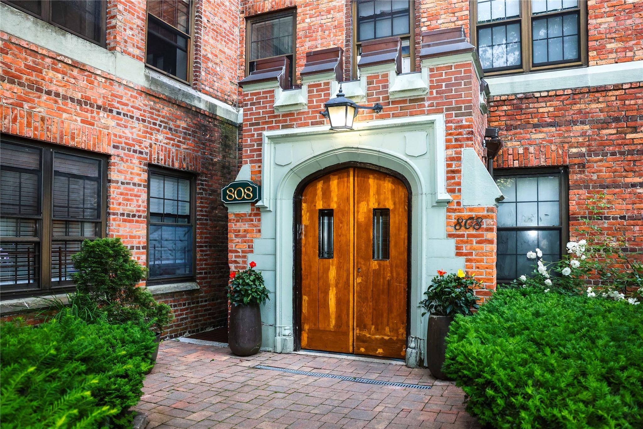 Yonkers, NY 10708,808 Bronx River RD #1 A