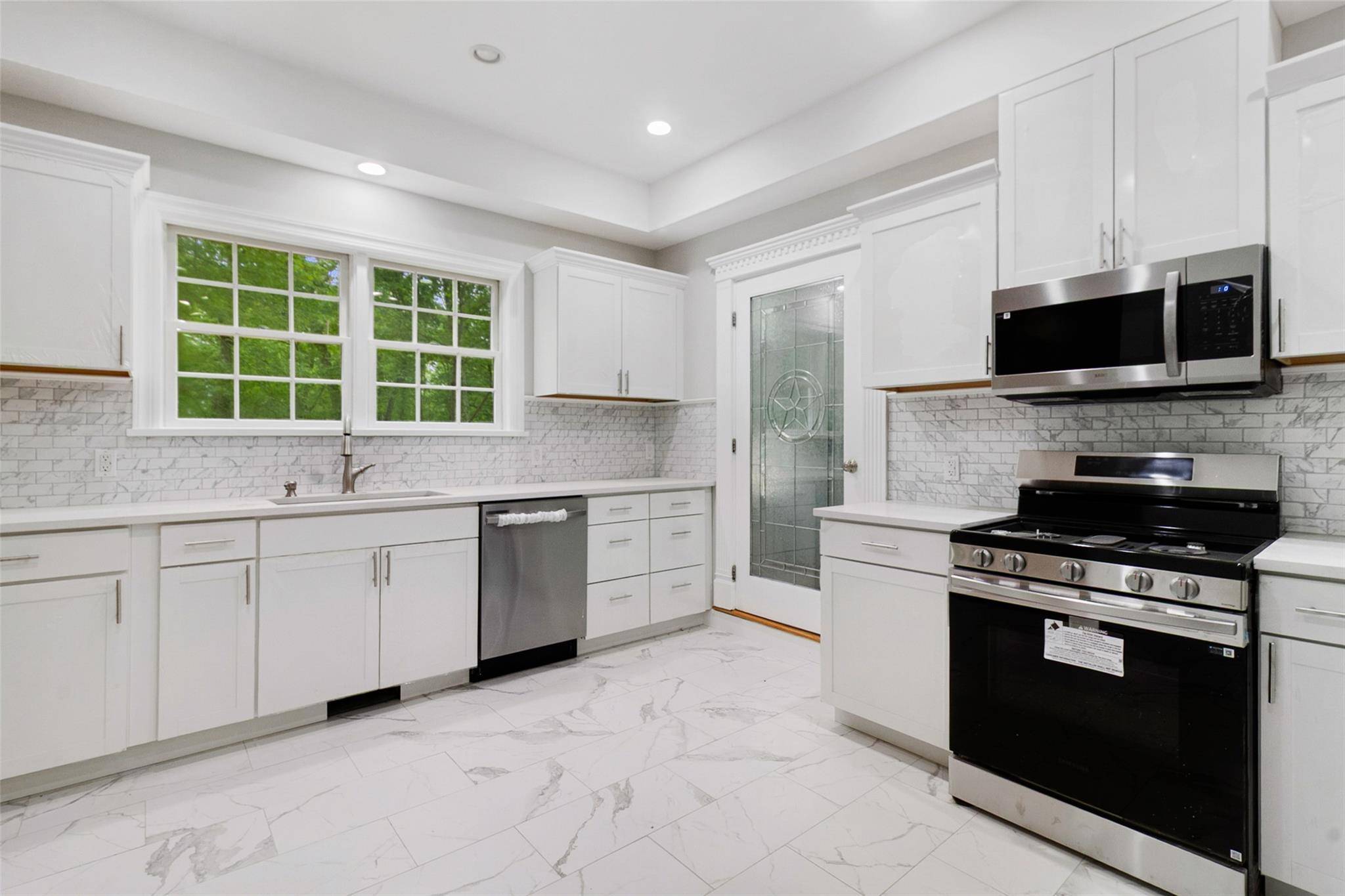 Garrison, NY 10524,25 Ferris DR