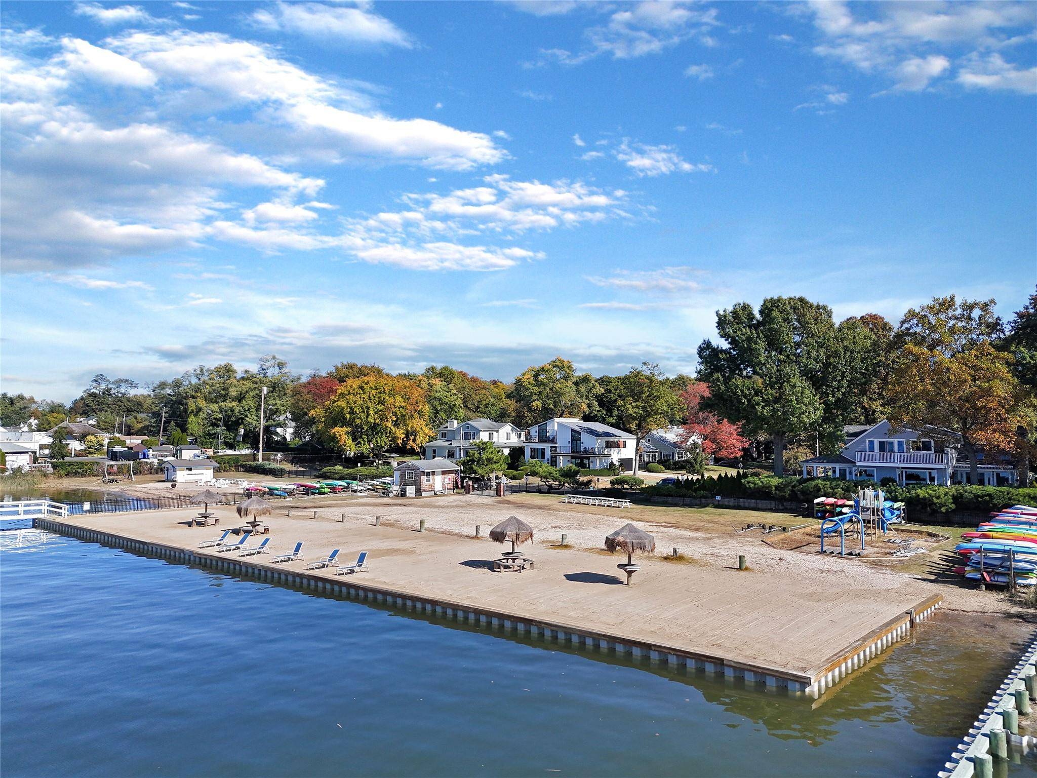 Port Washington, NY 11050,36 Richards RD