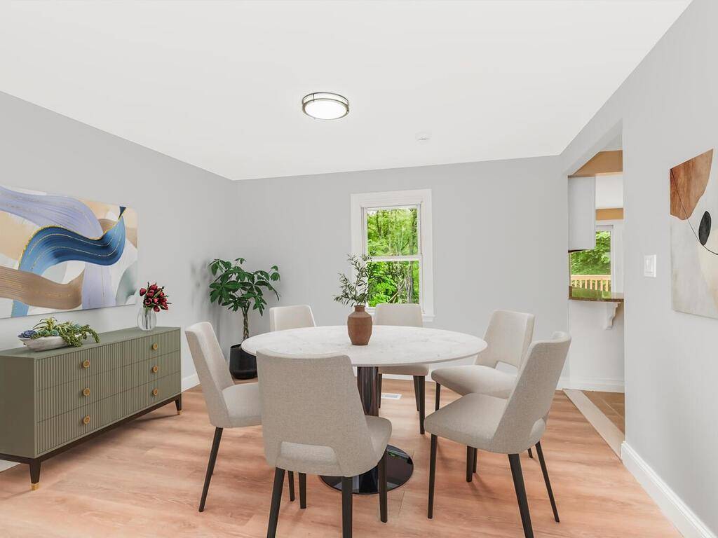 Hyde Park, NY 12601,3 Idlewild DR