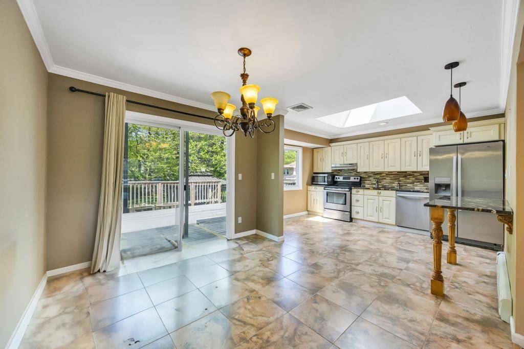 Farmingdale, NY 11735,25 Terrace View RD