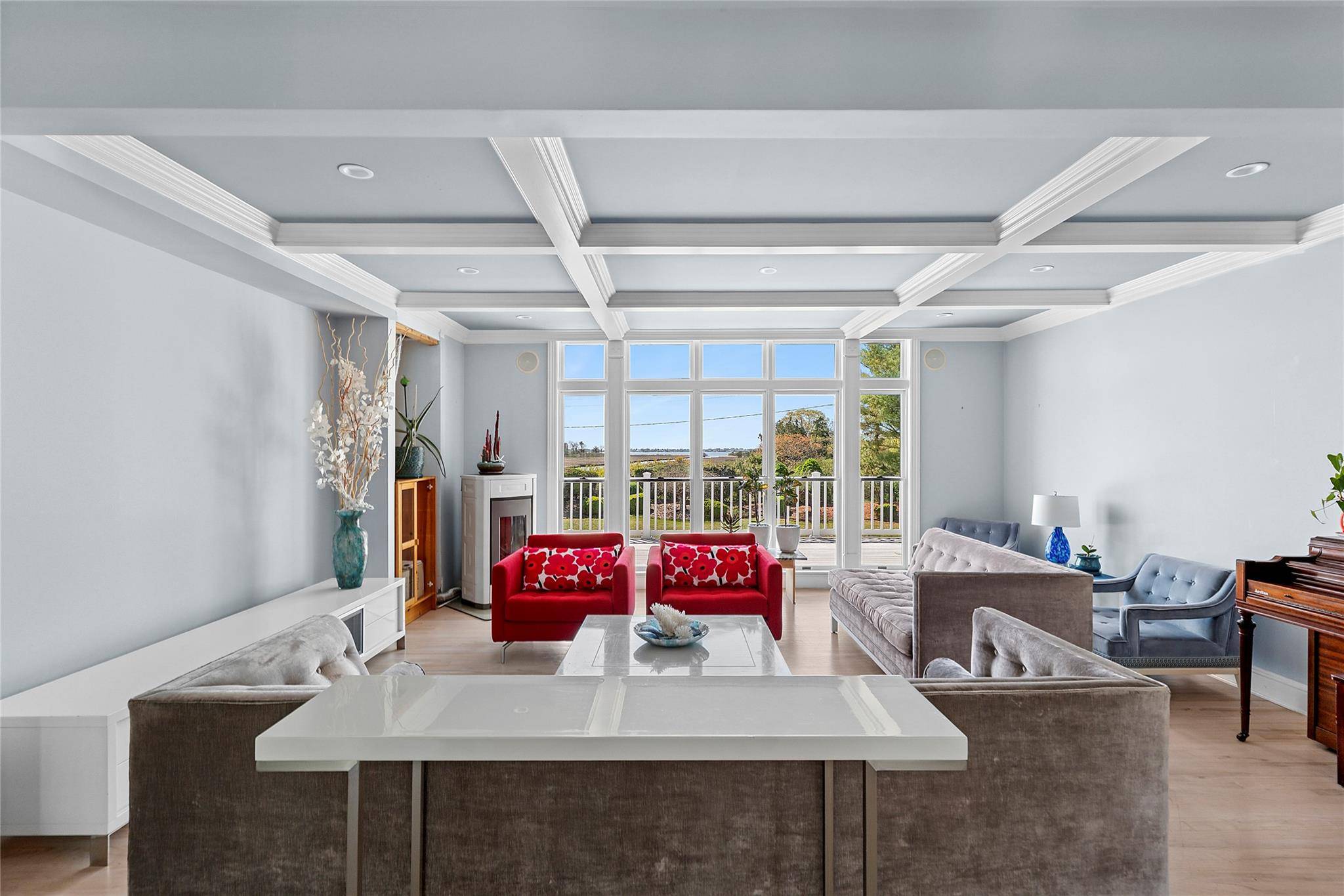 Westhampton, NY 11977,14 South Country RD