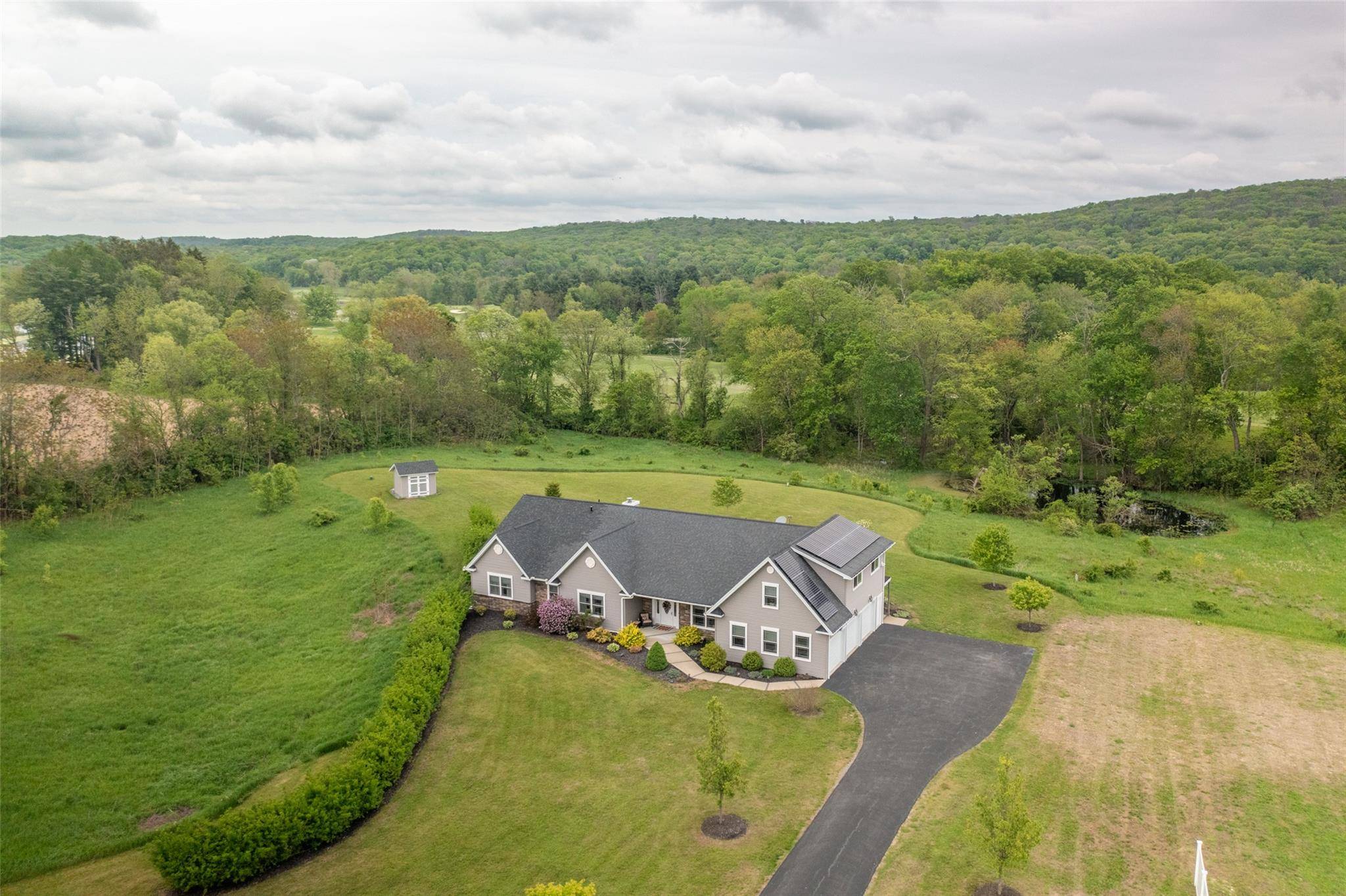 Pleasant Valley, NY 12569,62 Freedom RD