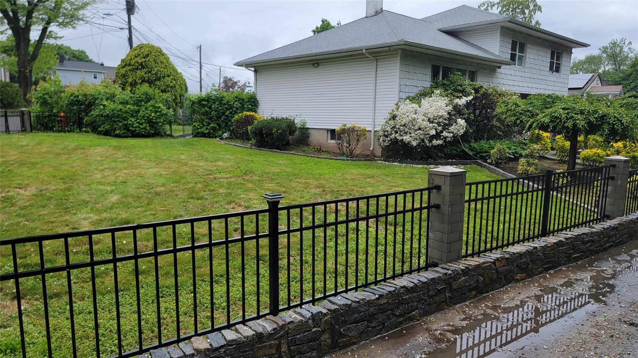 Yonkers, NY 10710,1 Cheshire LN