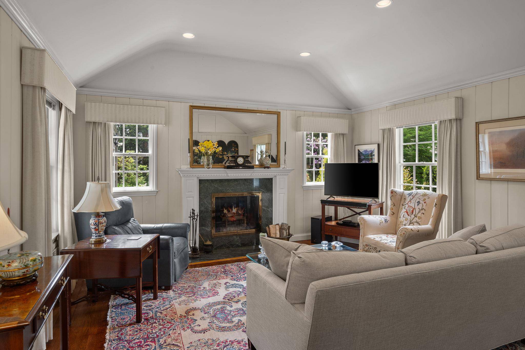 Huntington, NY 11743,23 Severin PL