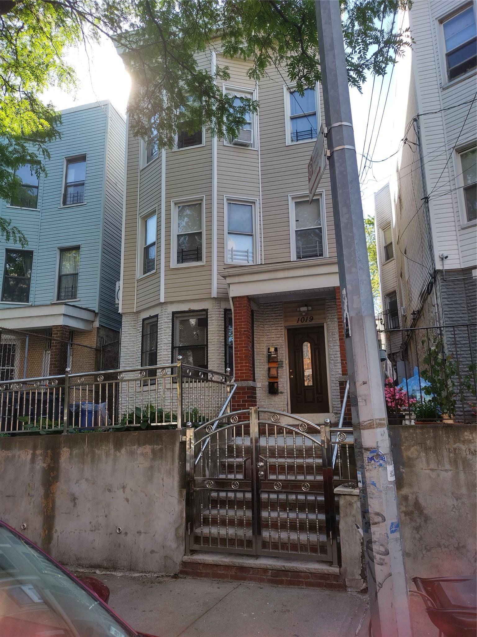 Bronx, NY 10452,1019 Woodycrest AVE
