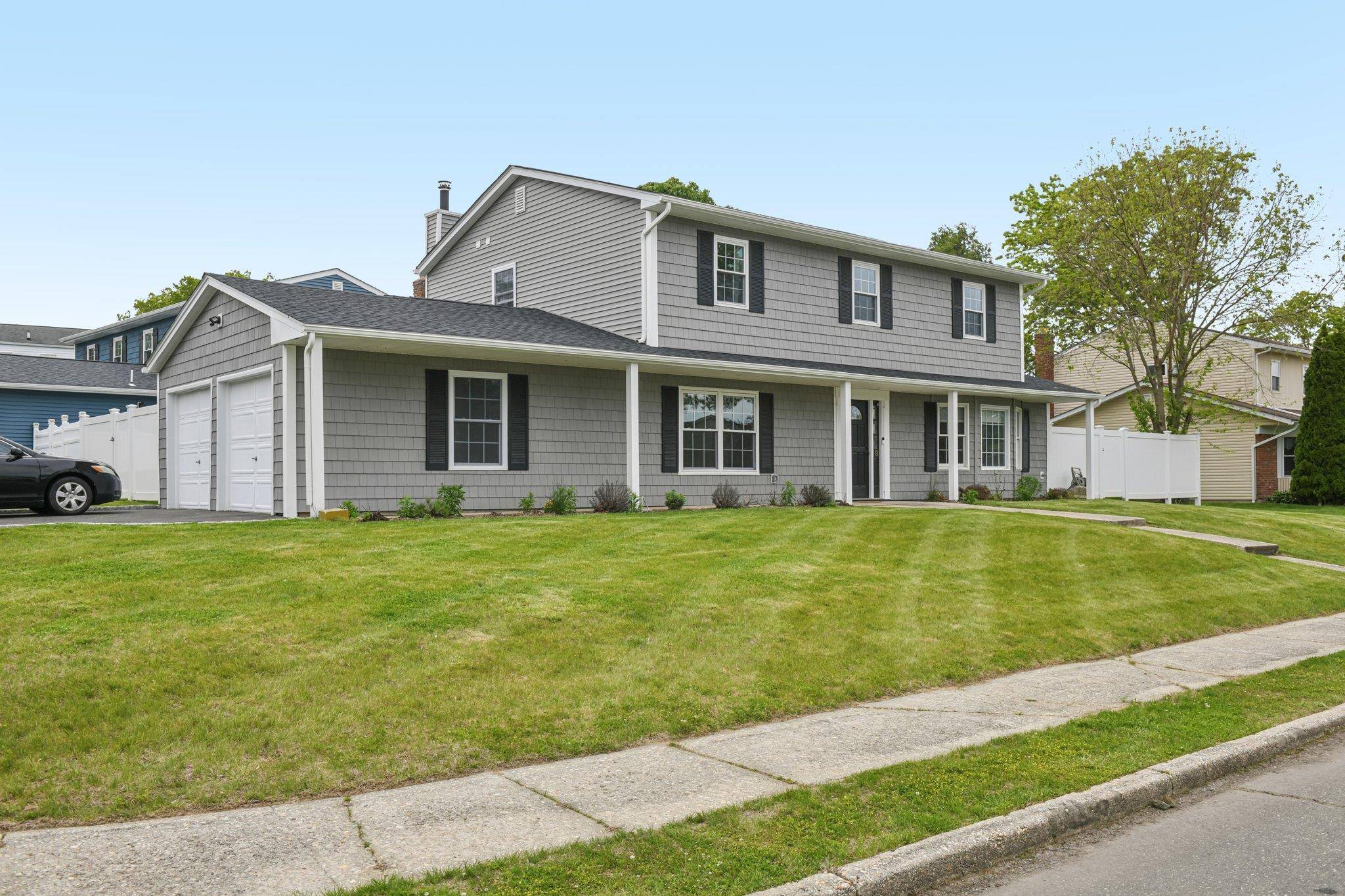 Lake Grove, NY 11755,19 Colmar AVE