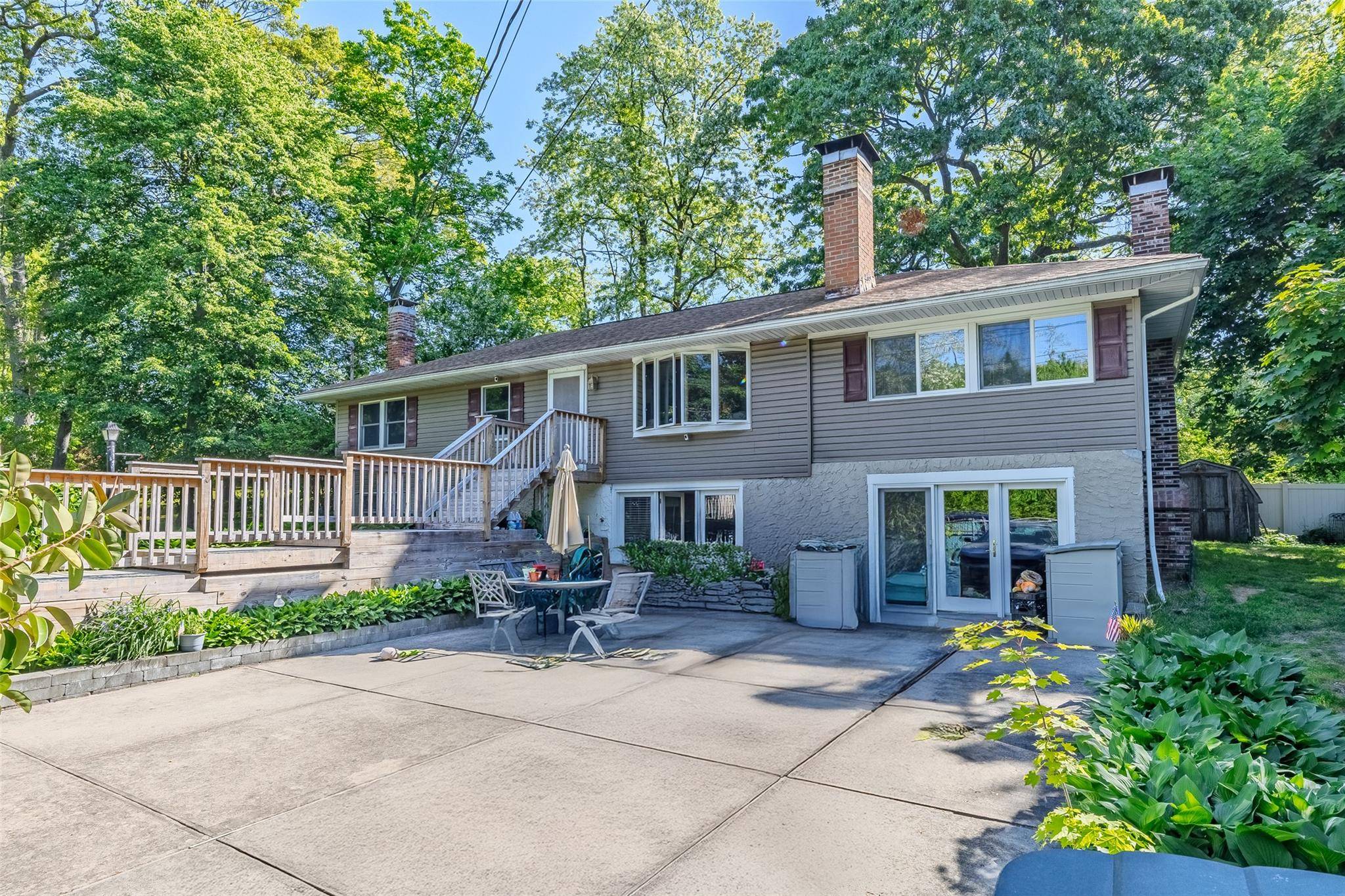 Wading River, NY 11792,218 Cliff RD