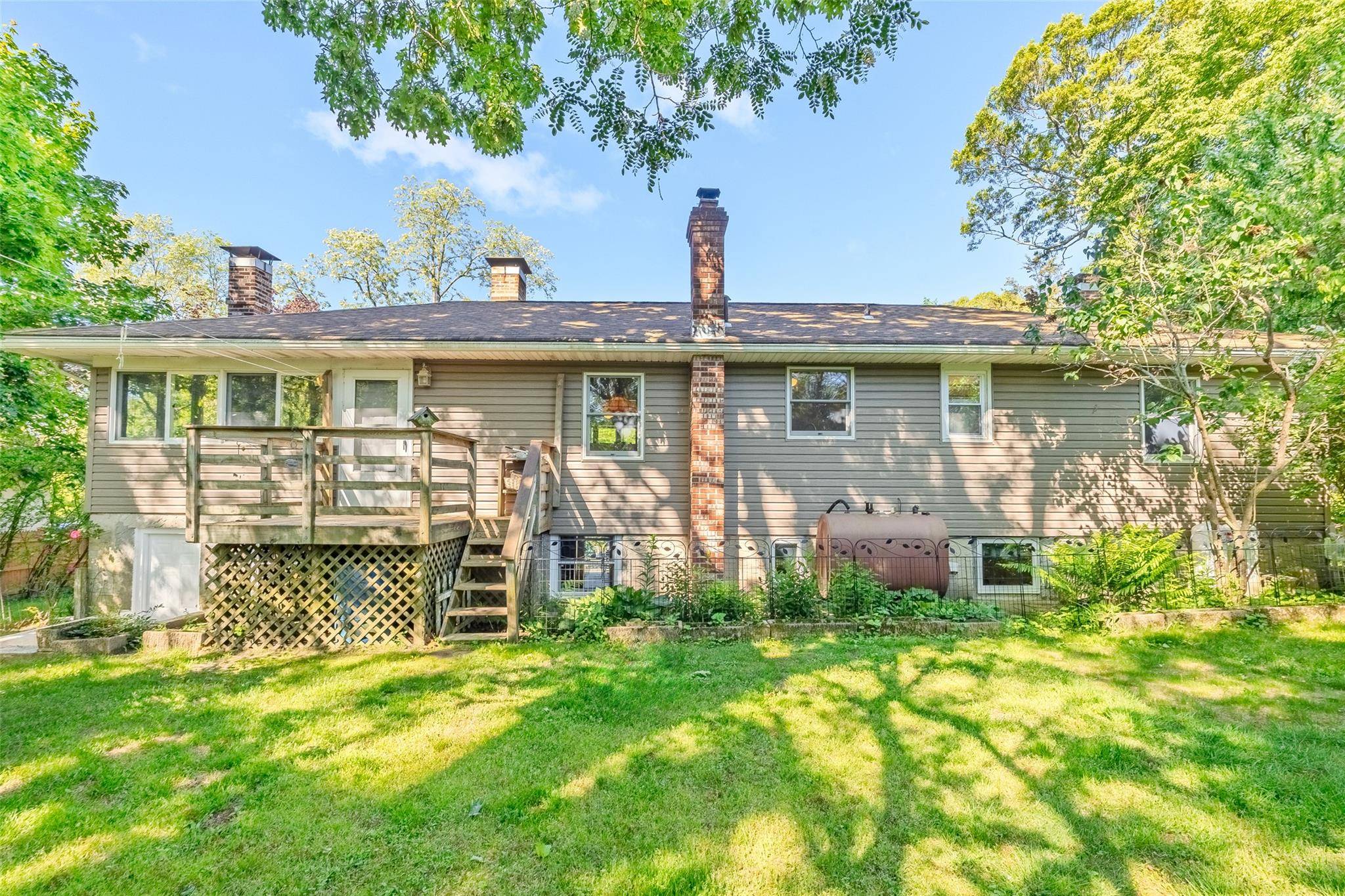 Wading River, NY 11792,218 Cliff RD