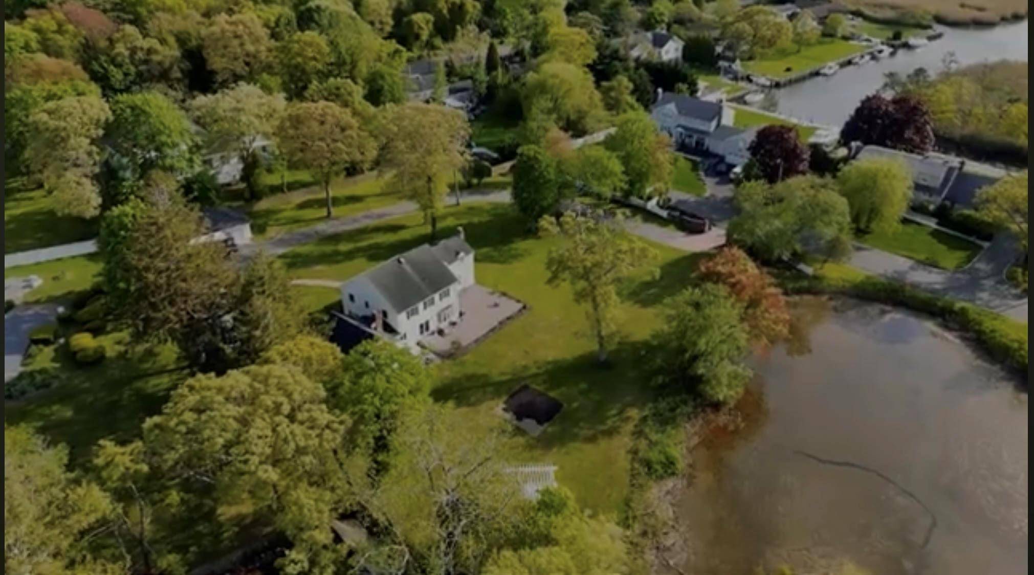 Bayport, NY 11705,21 Demarre LN
