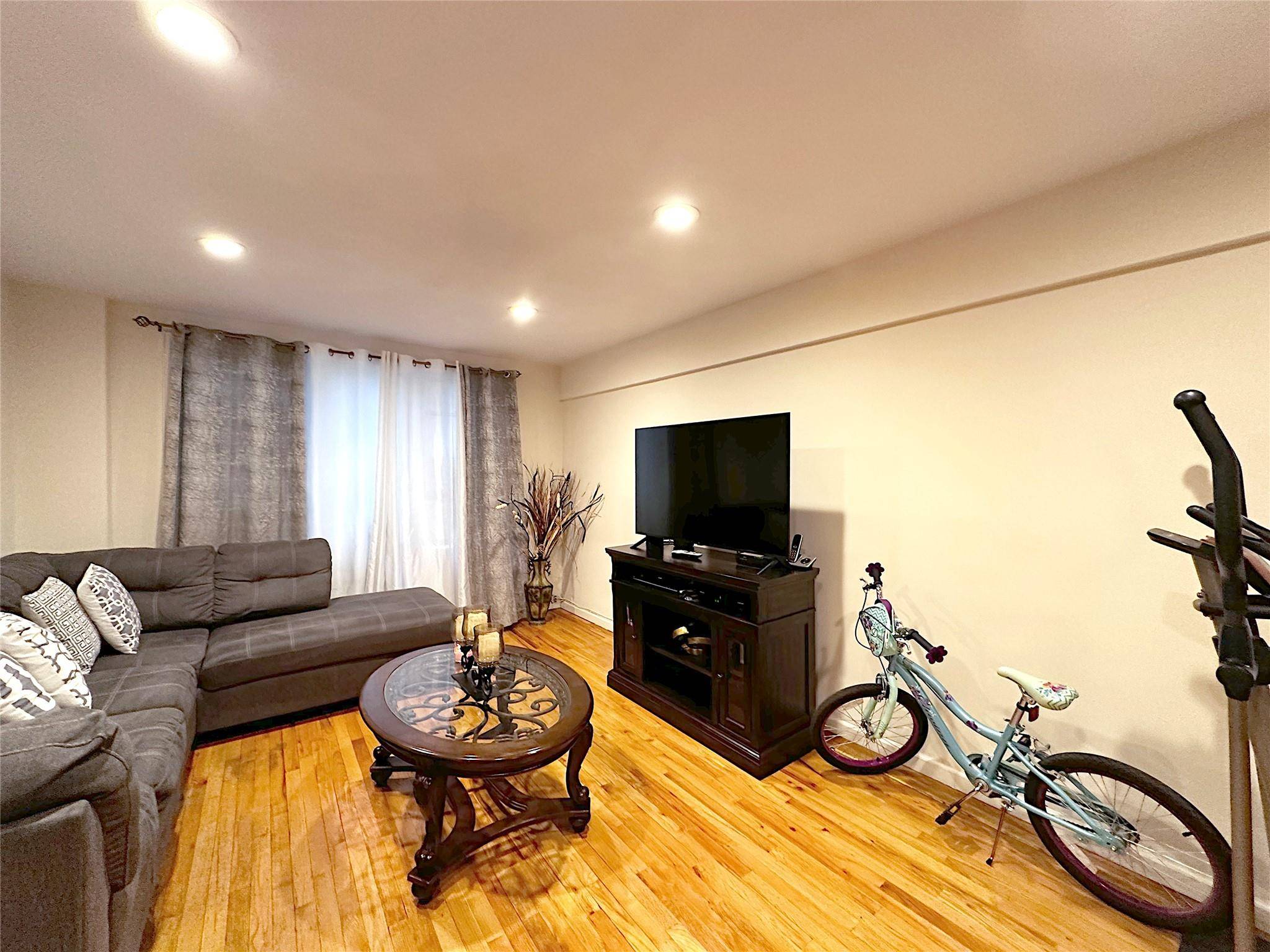 Yonkers, NY 10701,270 N Broadway #2HI
