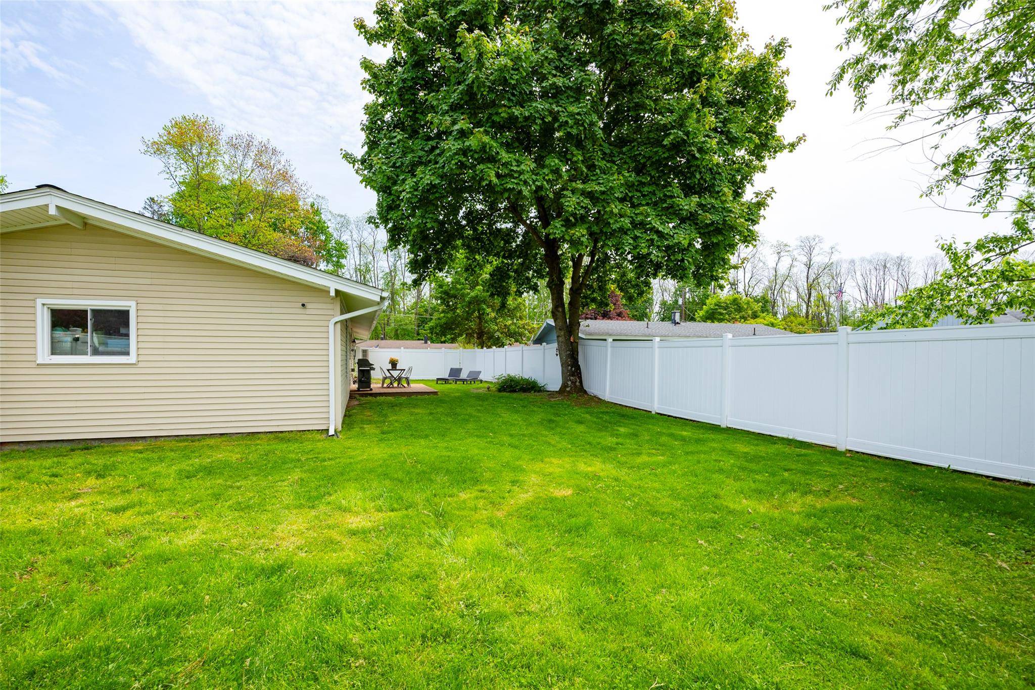 Red Hook, NY 12571,2 Princeton ST