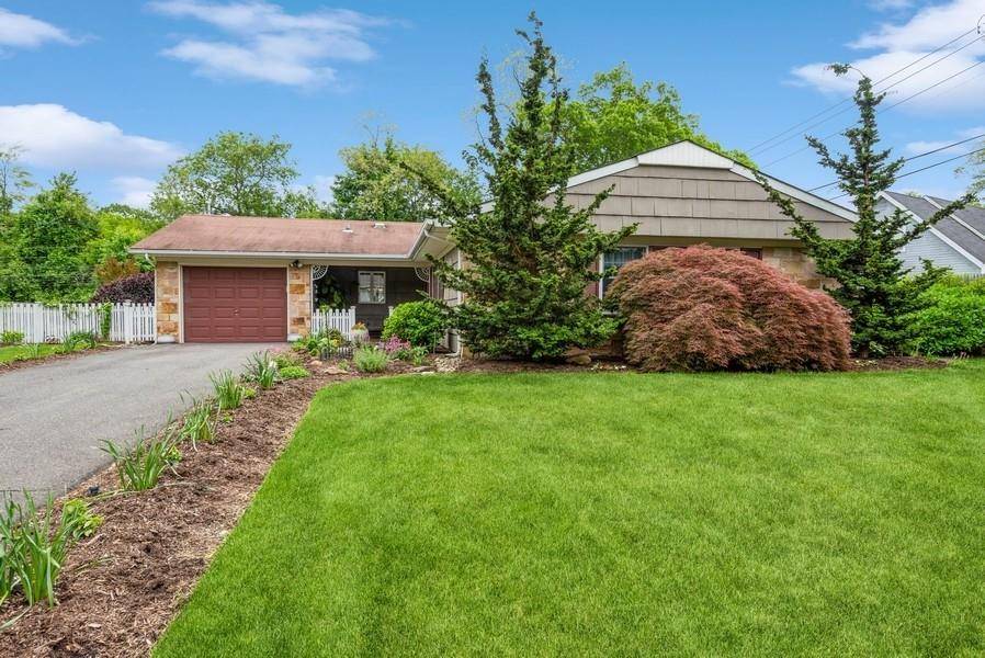 Stony Brook, NY 11790,14 Sanford LN