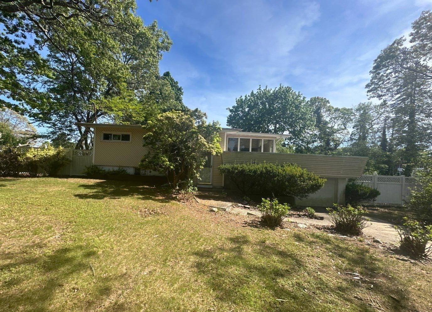 Centereach, NY 11720,4 Lolly LN