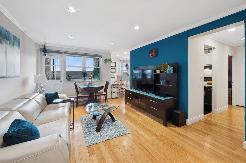 Yonkers, NY 10701,377 N Broadway #402
