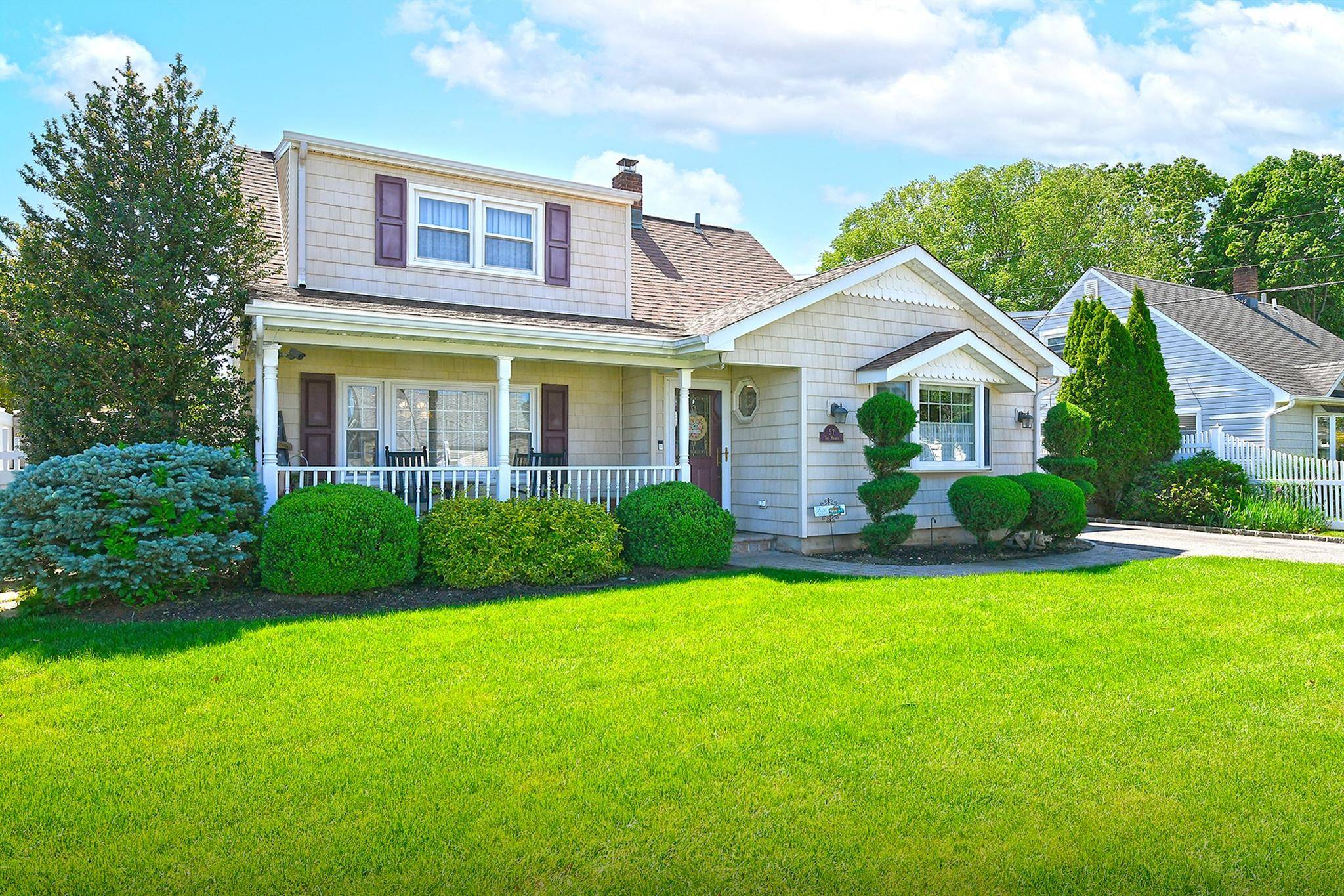 Levittown, NY 11756,57 Carnation Rd