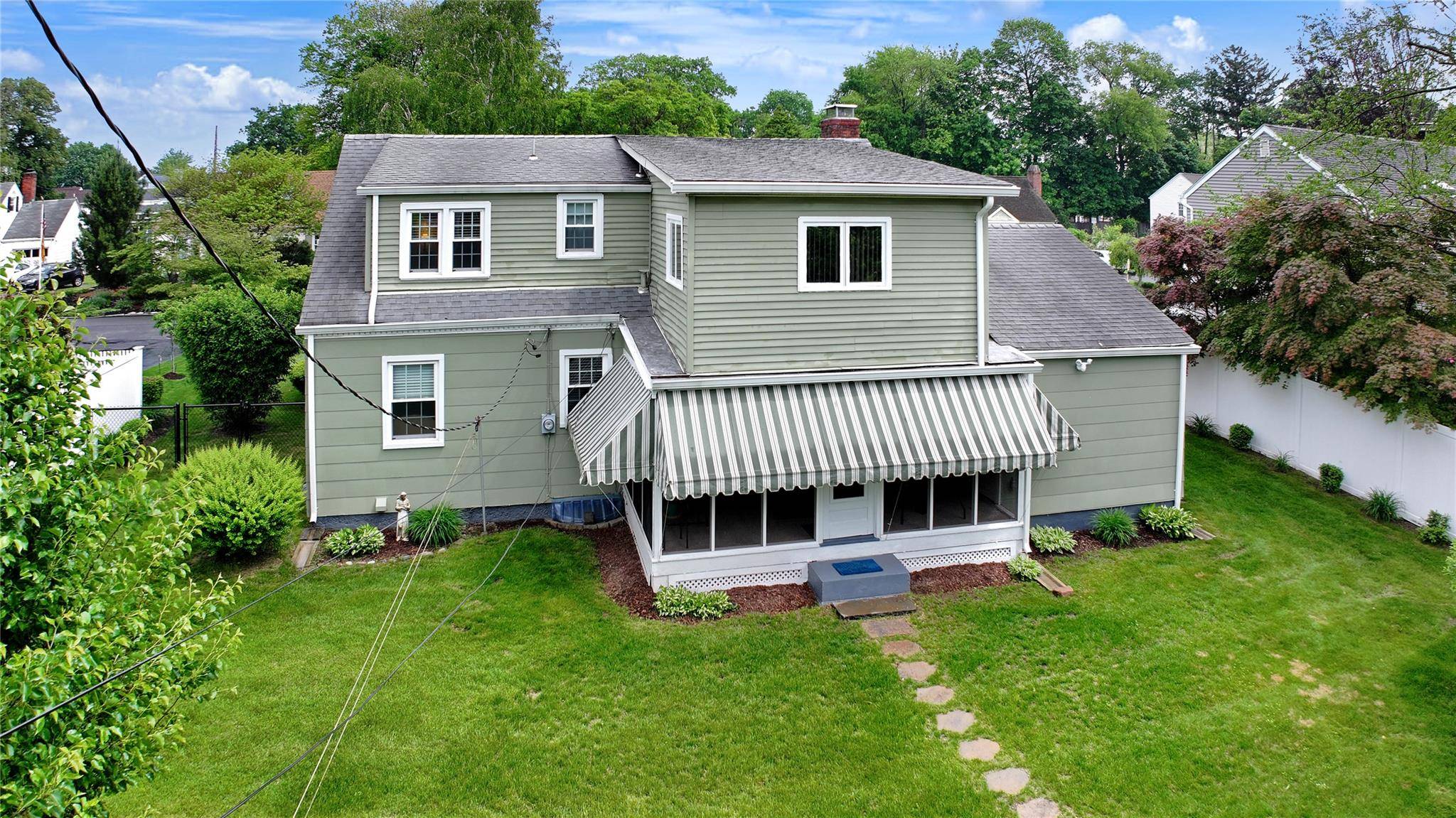 New Windsor, NY 12553,106 Holly DR