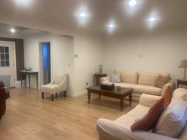 East Quogue, NY 11942,4 Woodfield AVE