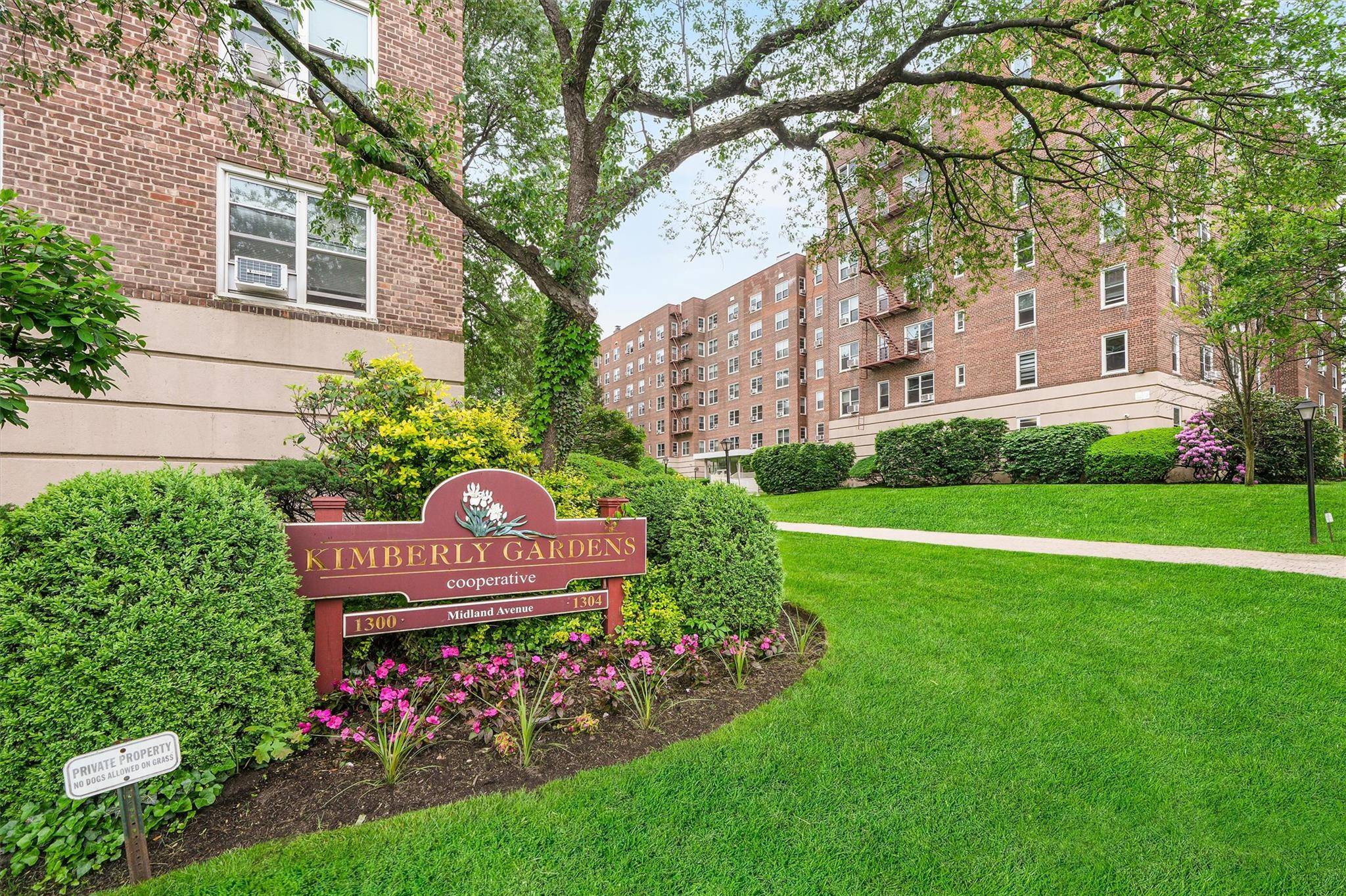 Yonkers, NY 10704,1304 Midland AVE #B26
