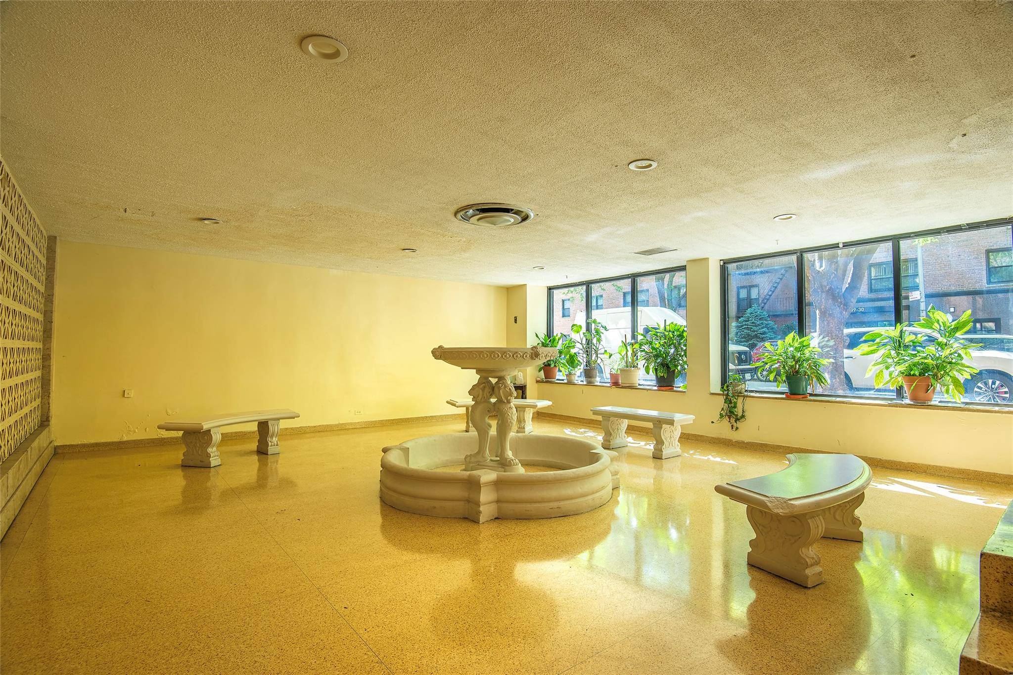 Corona, NY 11368,99-35 59 AVE #4K