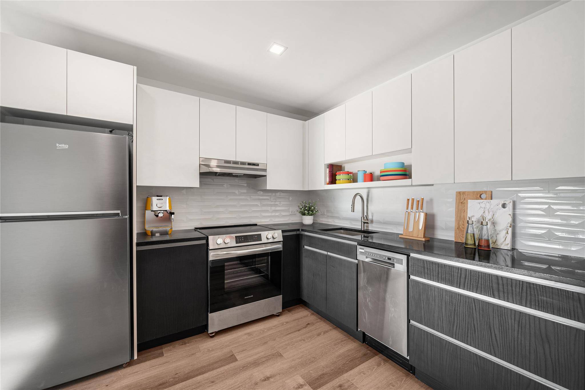 Bronx, NY 10451,299 E 161st ST #811