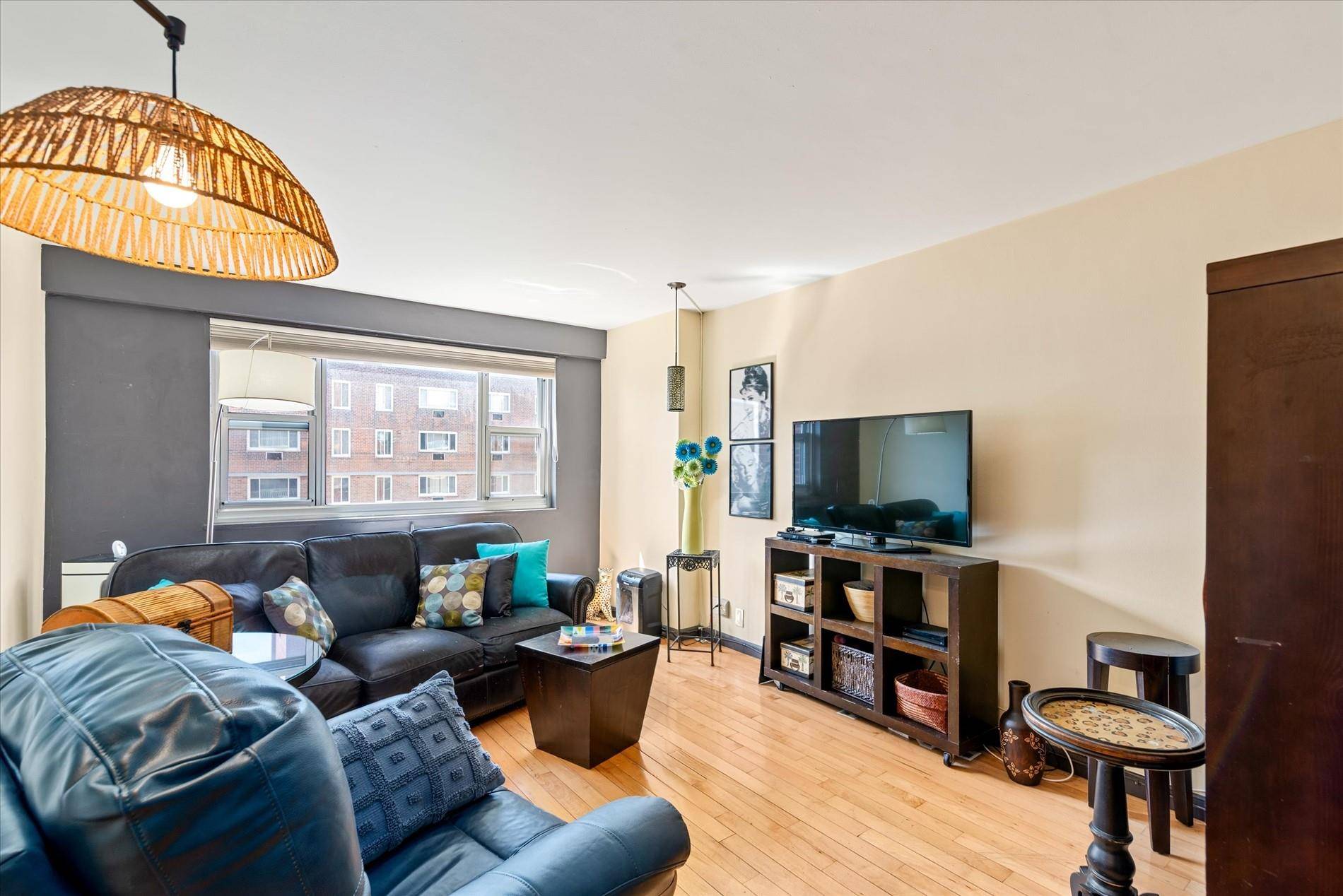 Woodside, NY 11377,52-30 39 DR #9B