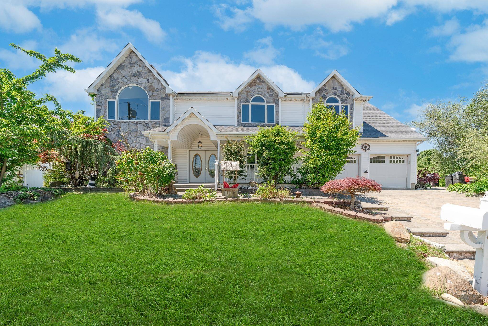 Seaford, NY 11783,2874 Shore RD