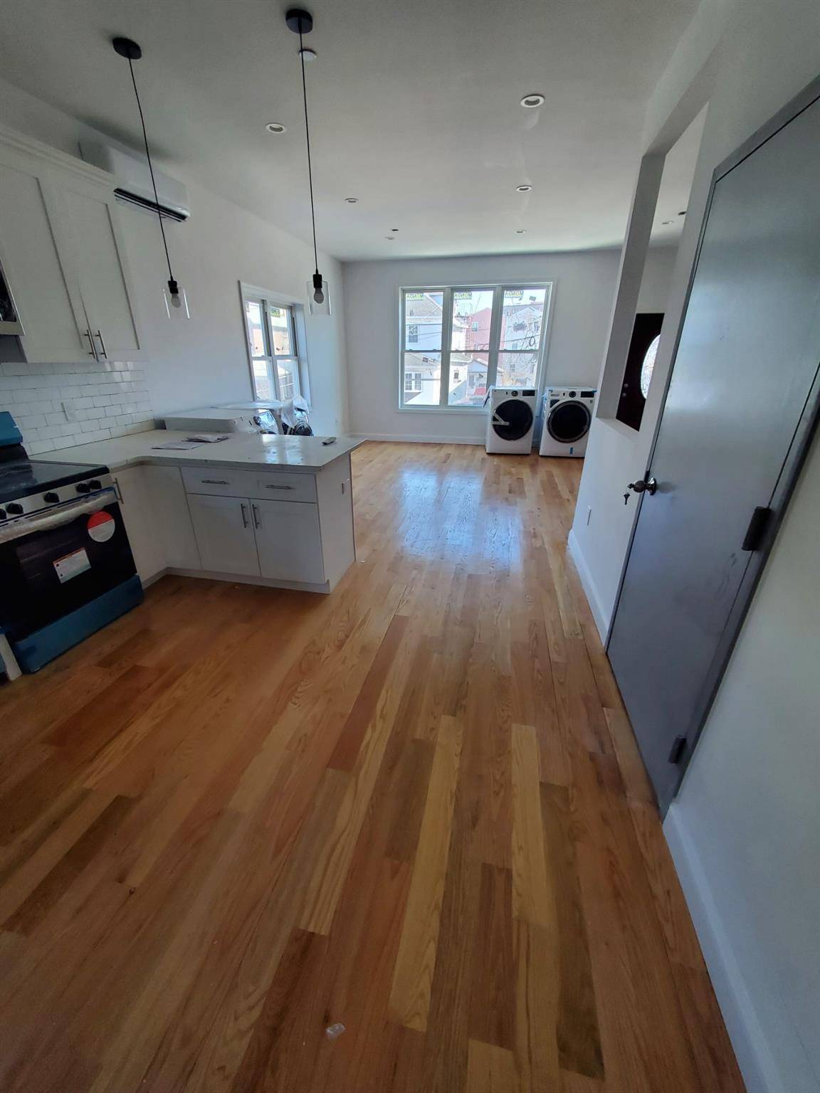Far Rockaway, NY 11691,1415 pinson street