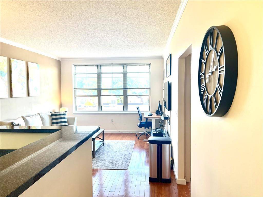 White Plains, NY 10605,300 Mamaroneck #416