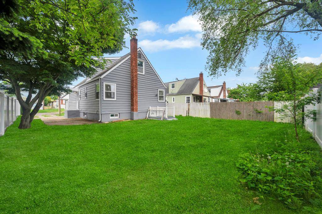 Valley Stream, NY 11580,20 Fairfax ST