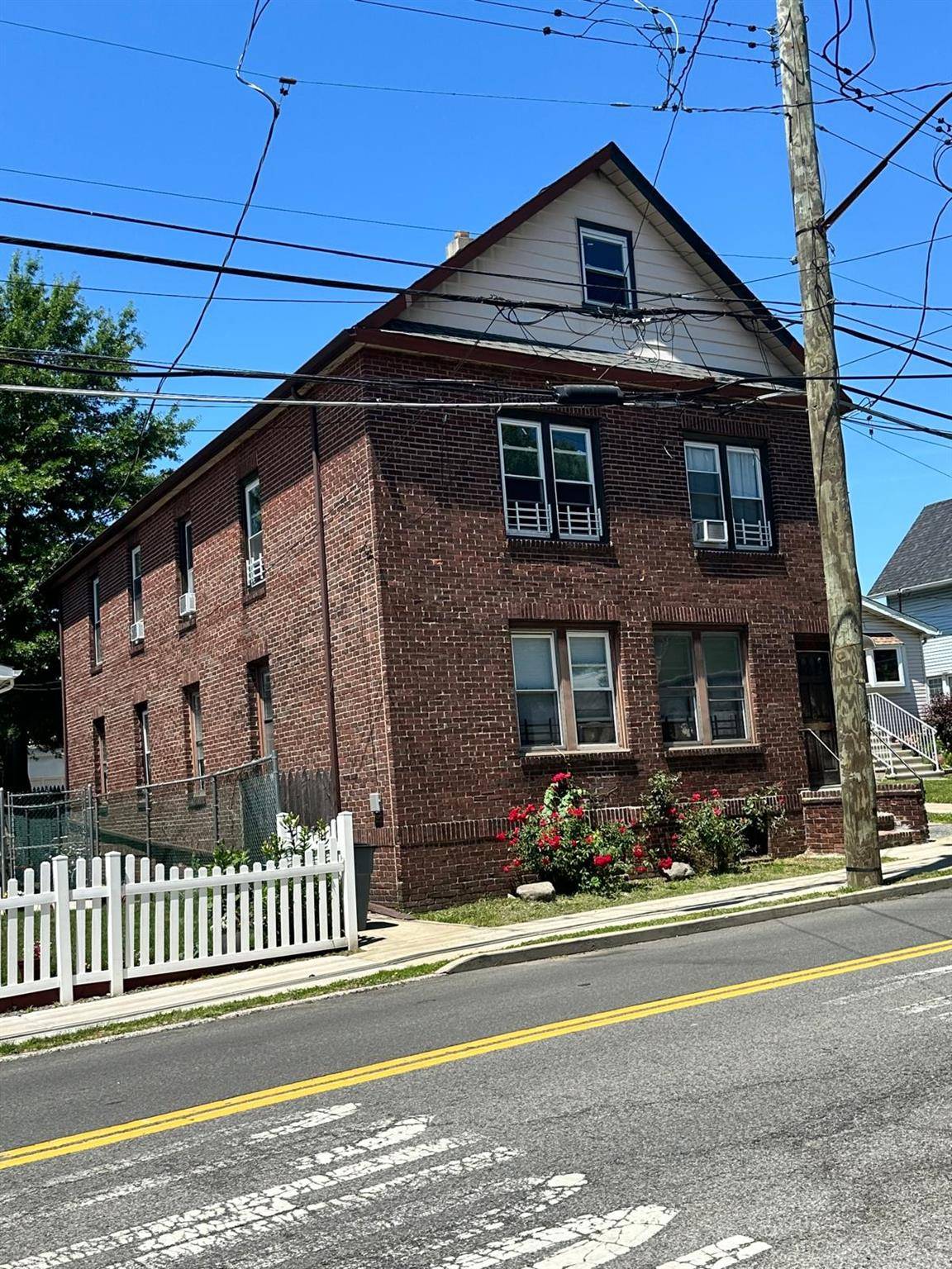 Staten Island, NY 10303,222 UNION AVE
