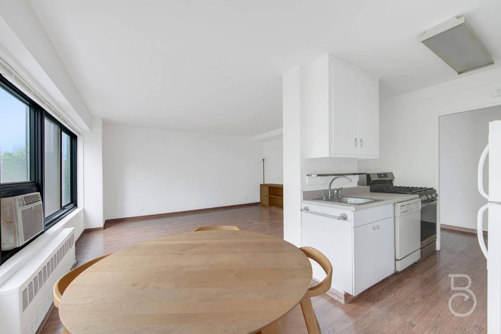 Astoria, NY 11106,33-68 21st ST #7D