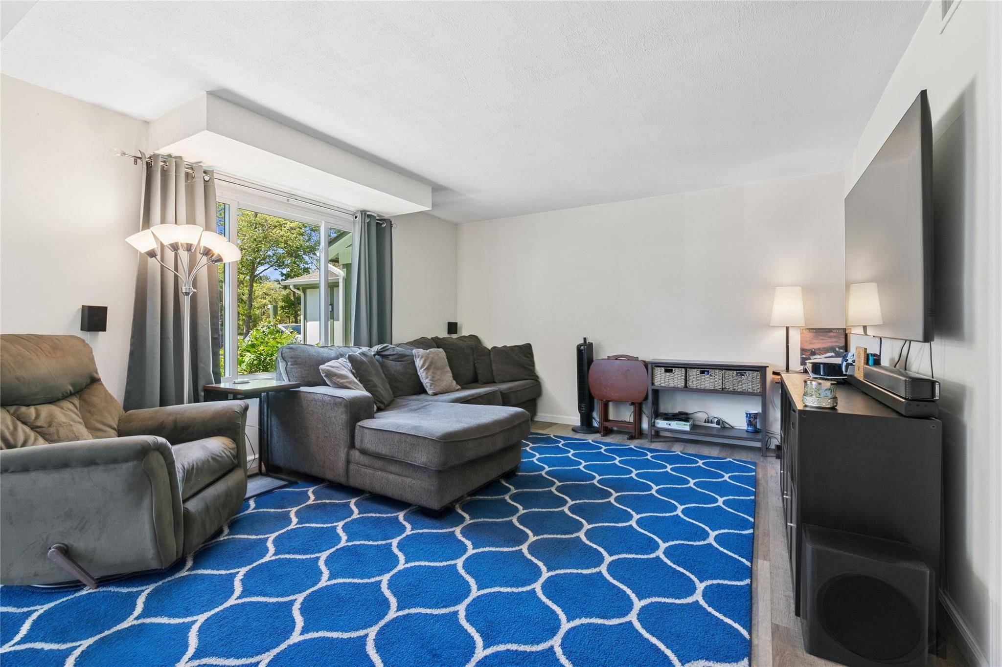 Middle Island, NY 11953,99 Drexelgate CT