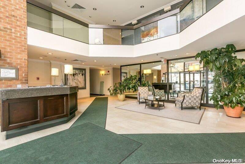 Great Neck, NY 11021,1 Ipswich AVE #221