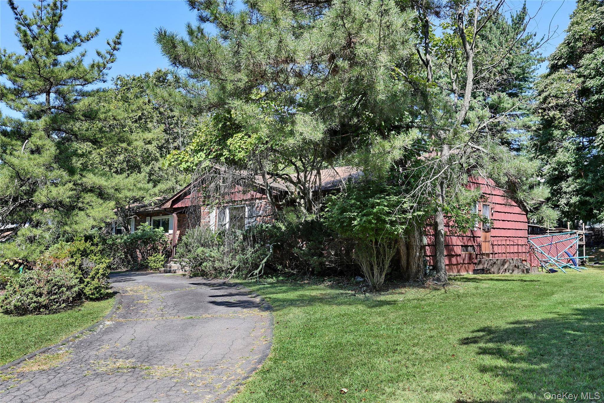 Monsey, NY 10952,20 Crestview TER