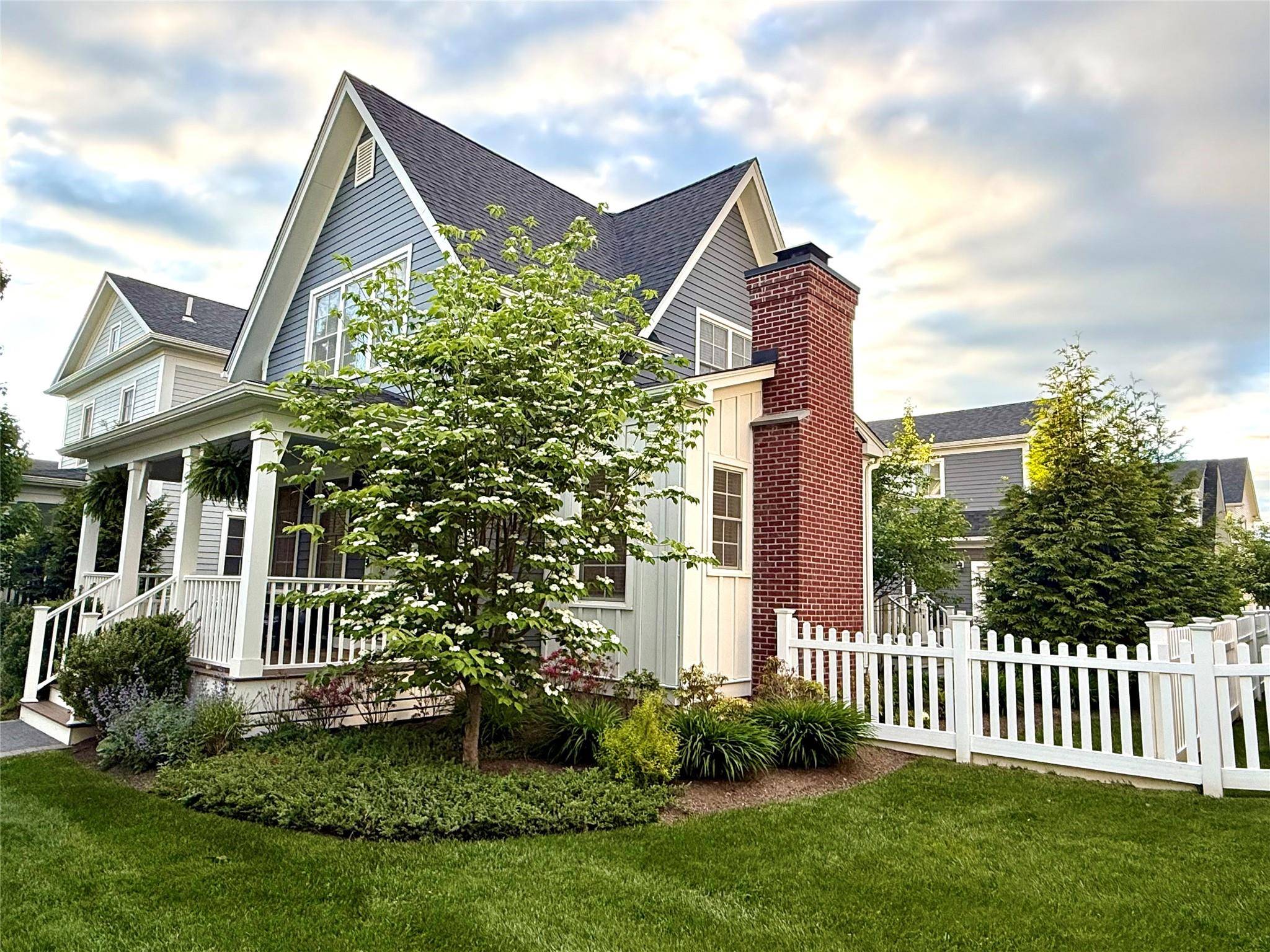 Red Hook, NY 12571,6 Livingston ST