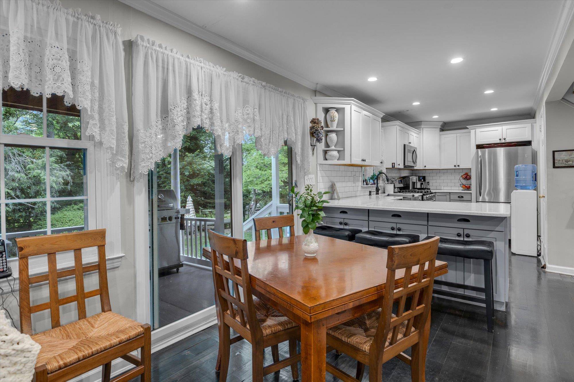 Stony Brook, NY 11790,27 Erland RD